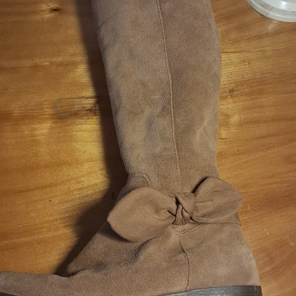 Gb Girls Boots With Bow Size 4